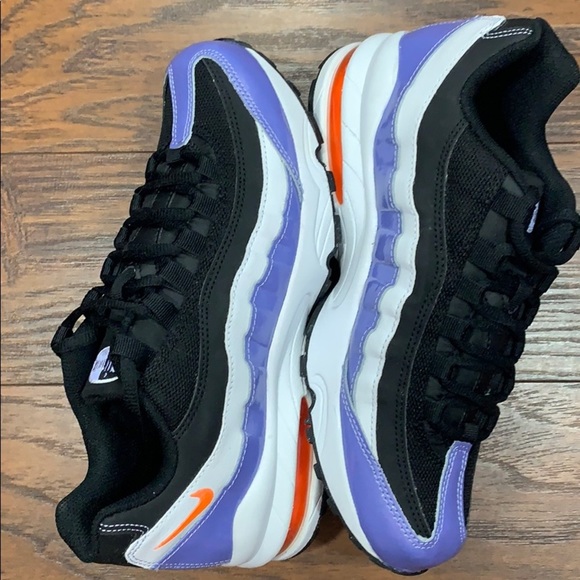 • NIKE AIR MAX ‘95 LE WMNS Black/Total Orange - Picture 10 of 16
